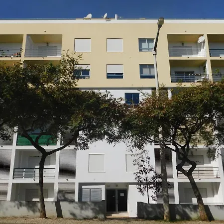 Encosta Da Marina Family 아파트